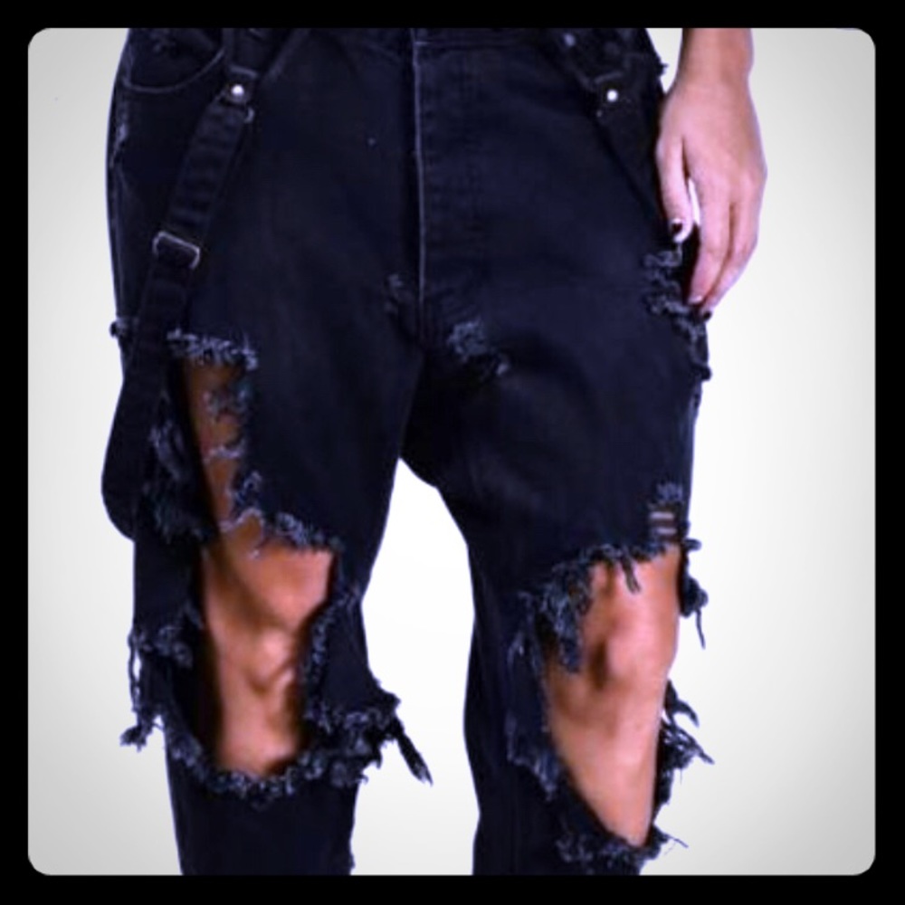 NWT One teaspoon shabbys with suspenders